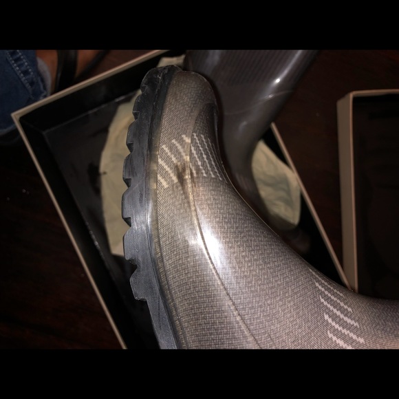 Burberry rain boots - Picture 7 of 8